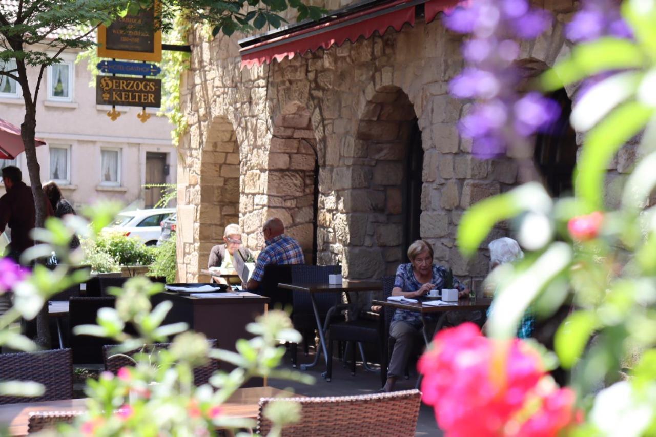 Herzogskelter Restaurant Hotel Гюглинген Экстерьер фото