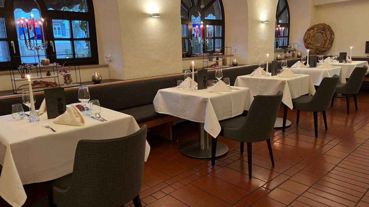 Herzogskelter Restaurant Hotel Гюглинген Экстерьер фото