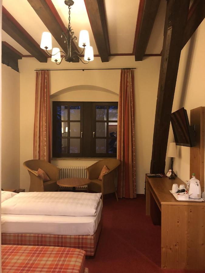 Herzogskelter Restaurant Hotel Гюглинген Экстерьер фото