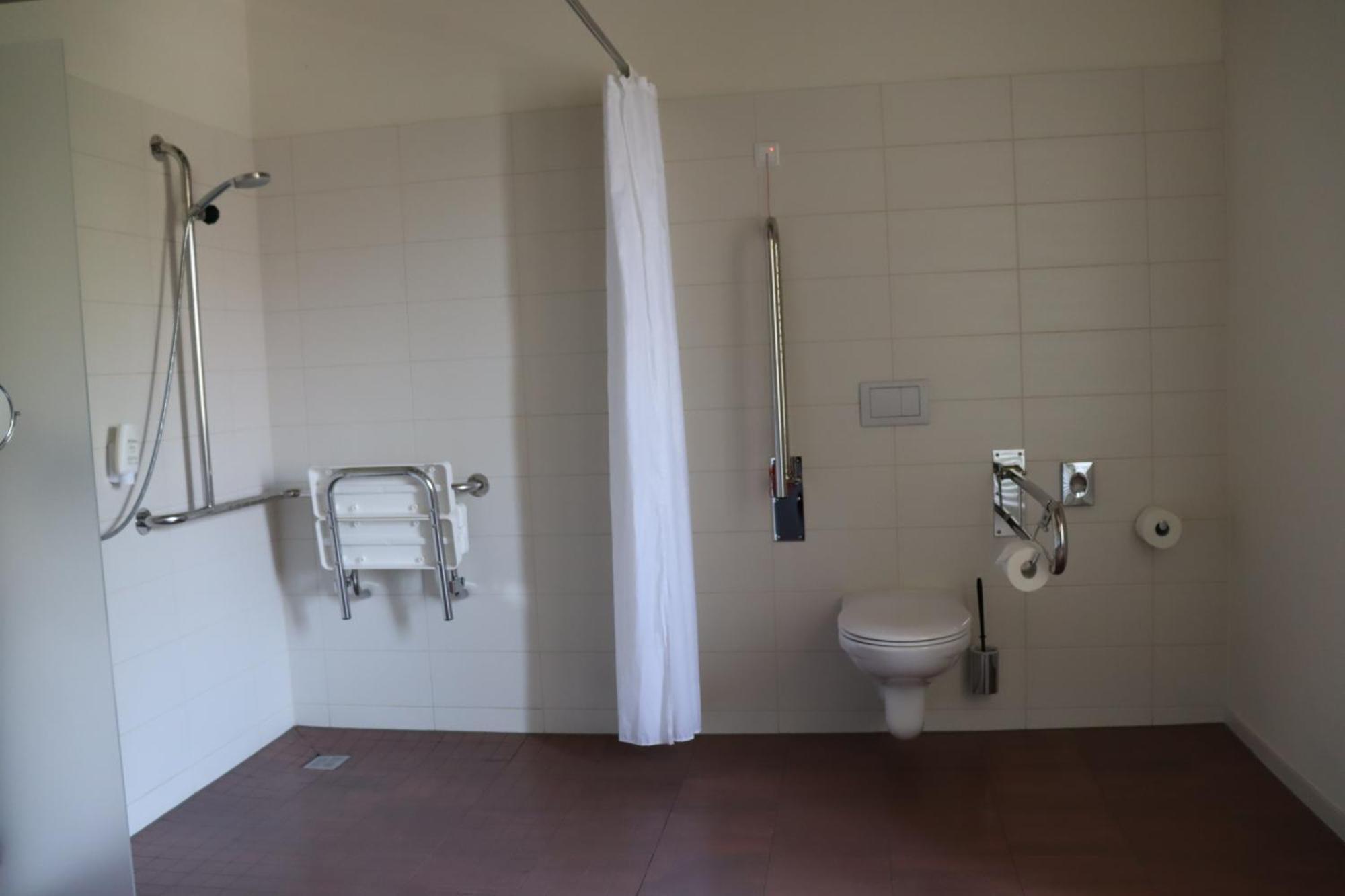 Herzogskelter Restaurant Hotel Гюглинген Экстерьер фото