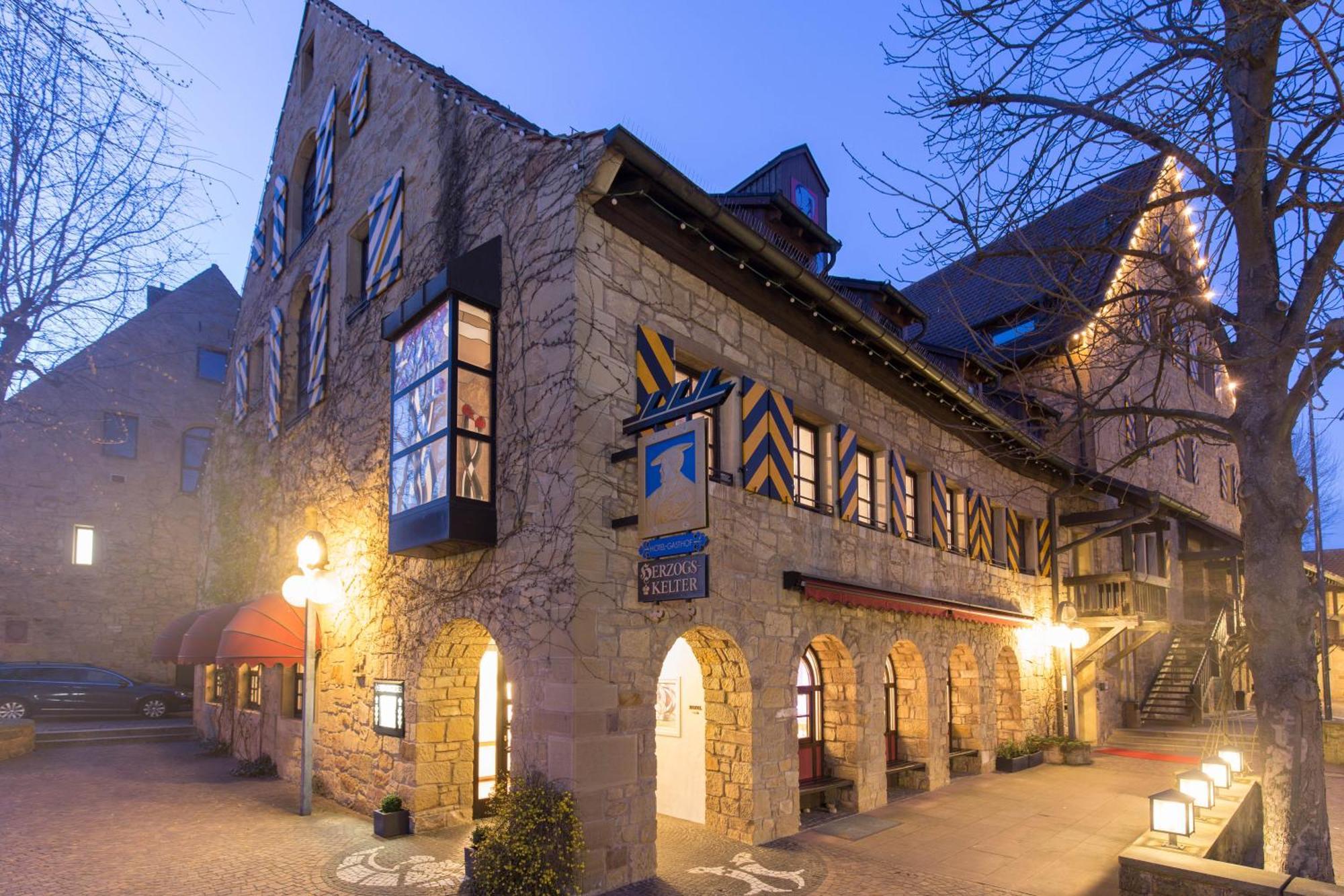 Herzogskelter Restaurant Hotel Гюглинген Экстерьер фото