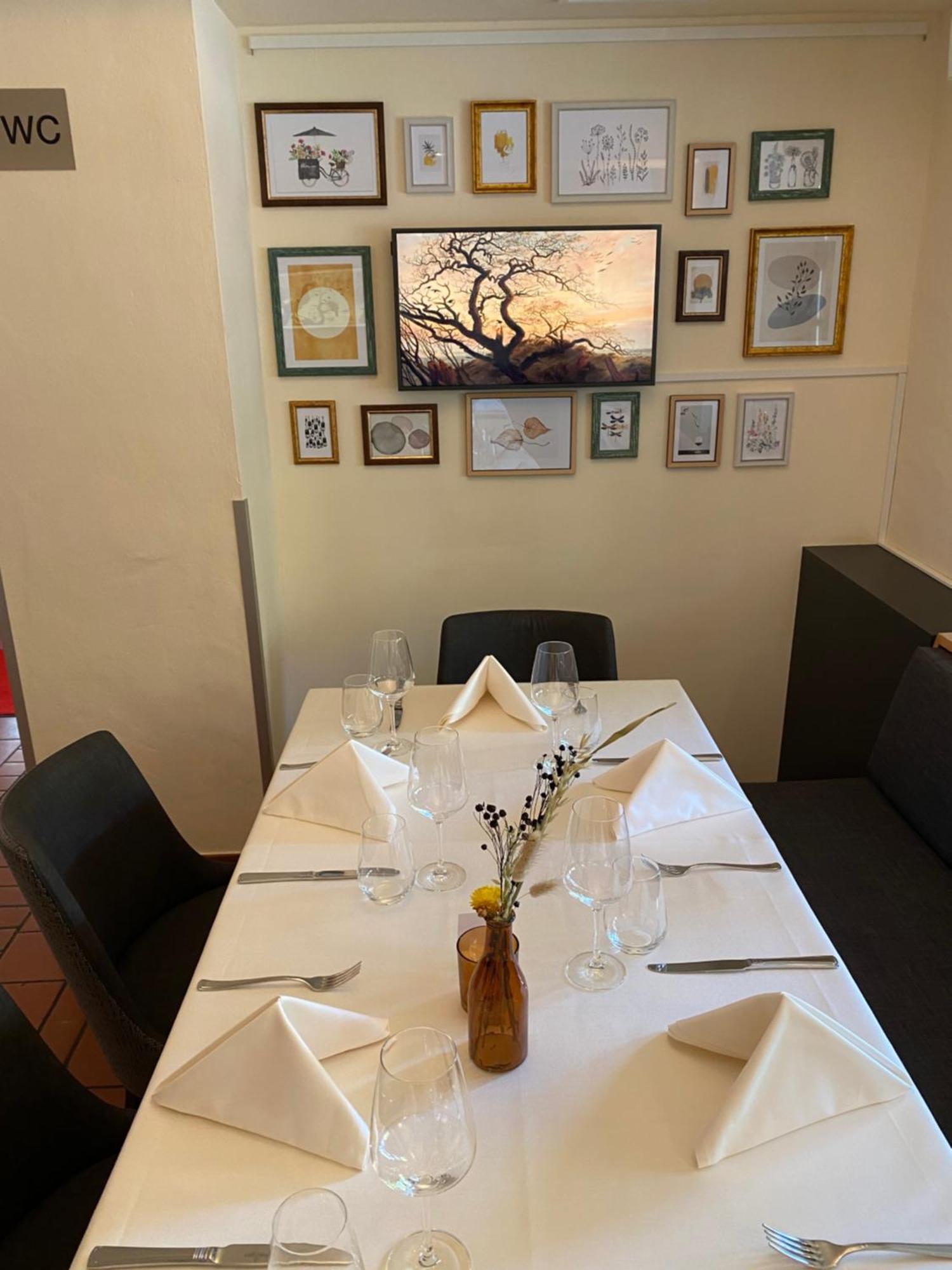Herzogskelter Restaurant Hotel Гюглинген Экстерьер фото