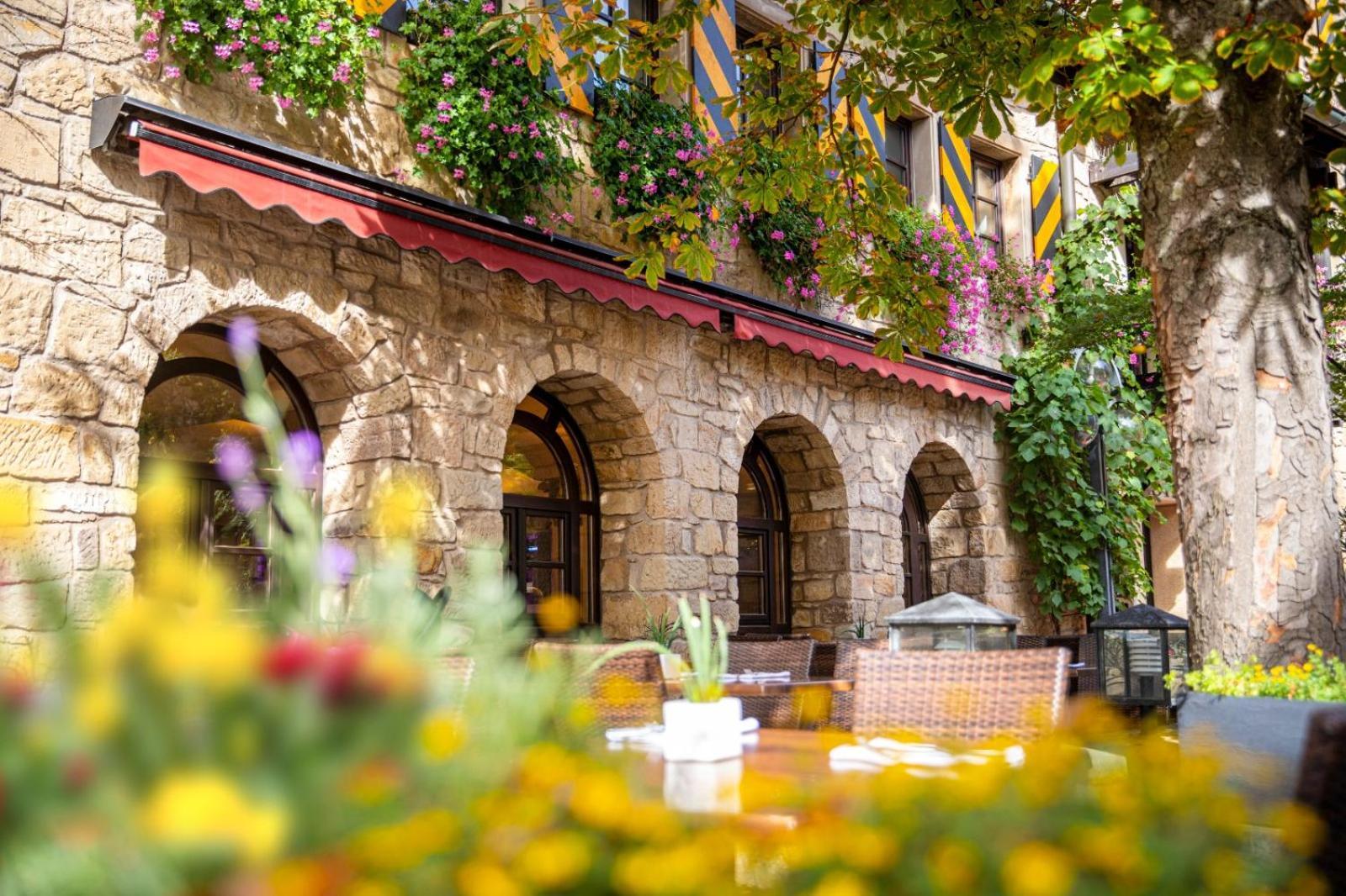 Herzogskelter Restaurant Hotel Гюглинген Экстерьер фото