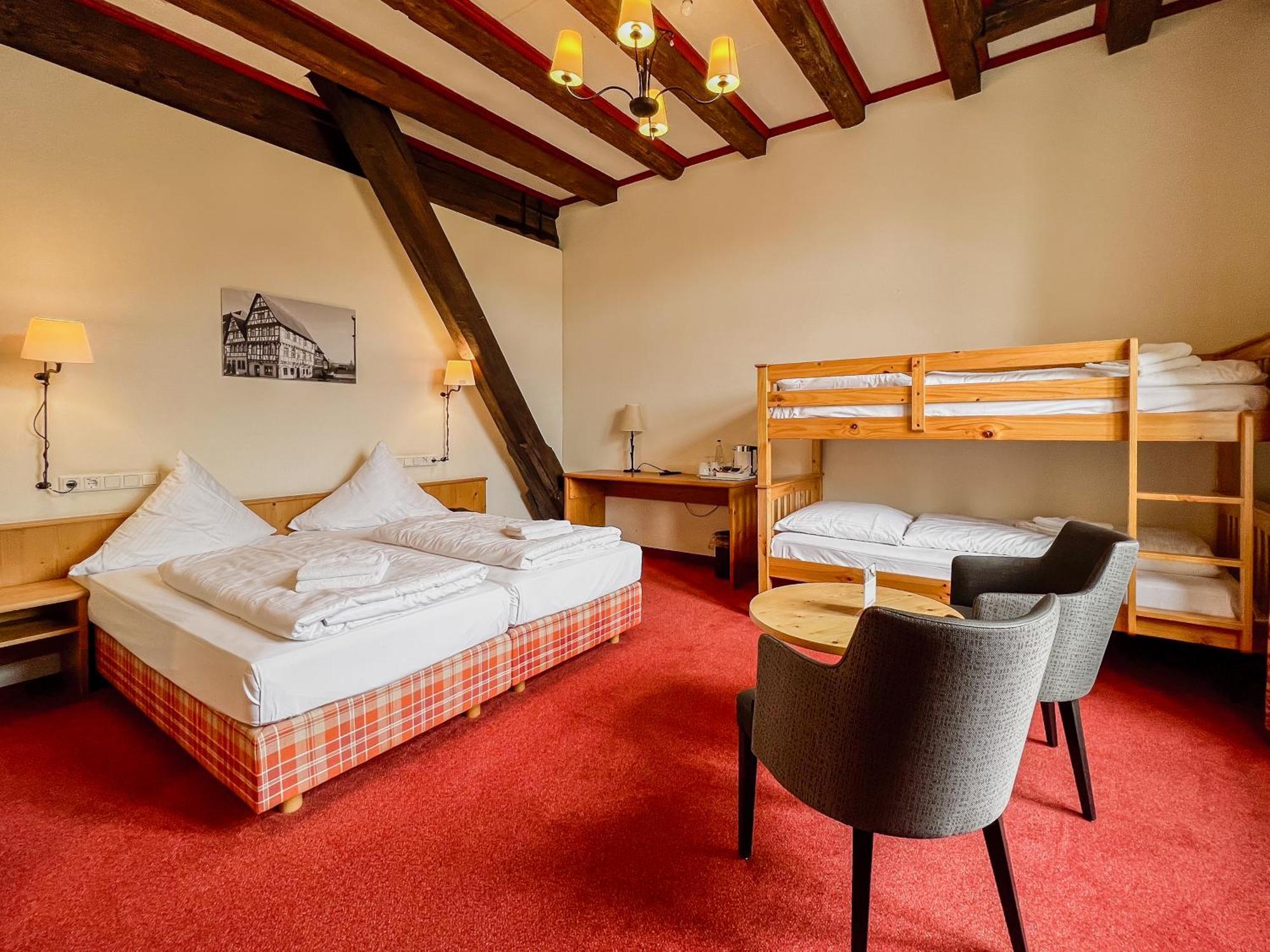 Herzogskelter Restaurant Hotel Гюглинген Экстерьер фото